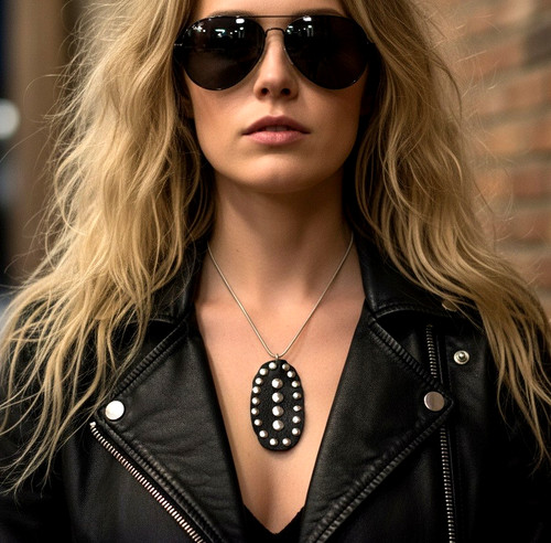 Sexy punk rock chick - rock, leder